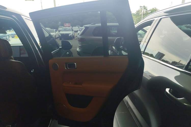 Used Li Auto L8 2023 Pro Model
