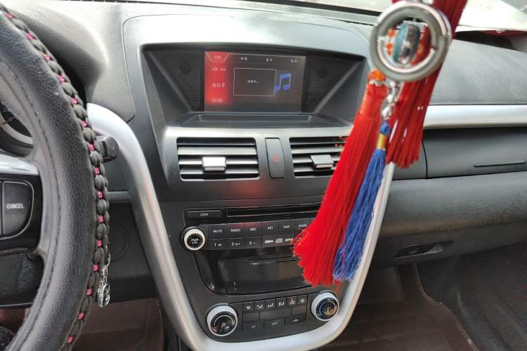 Used Bestune X80 2013 2.0L automatic comfort version