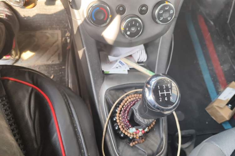 Used Chevrolet Aveo Sonic 2011 Sedan 1.4L MT SL