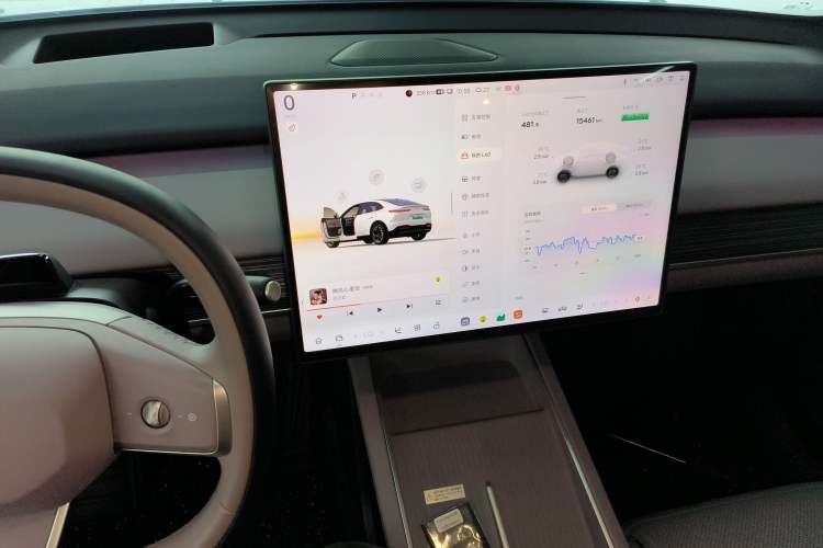 Used ONVO L60 2024 60 kWh Rear-Drive Version