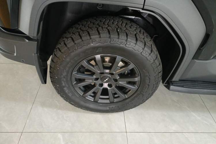 Used Formula Leopard 5 2023 Explore Edition Exterior 5