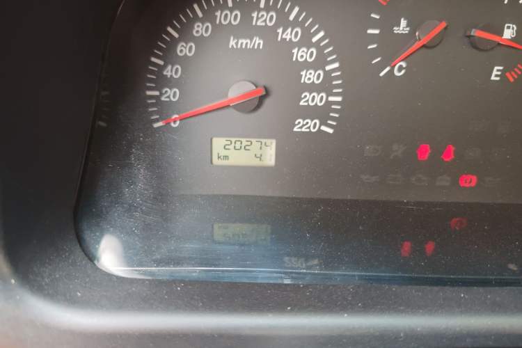 Used Jinbei Grace 2013 2.0L Zhi Ling Standard Version 11-Seater National Games Commemorative Edition Euro 5 10-Seater