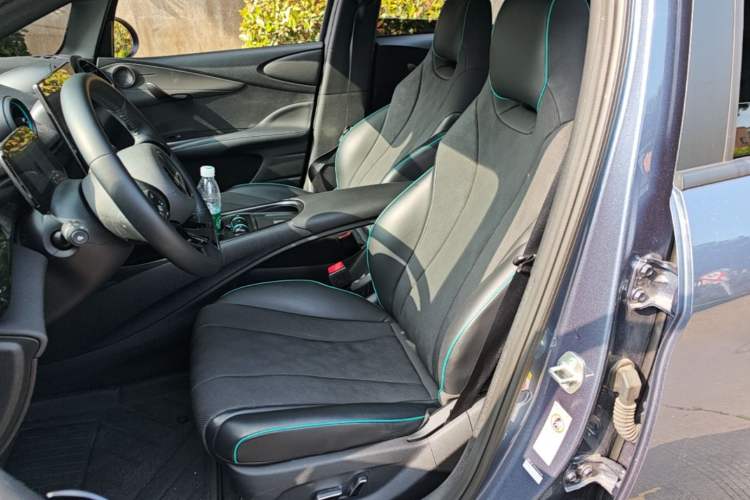 Used BYD Dolphin 2024 Honor Edition 420km Fashion Version
