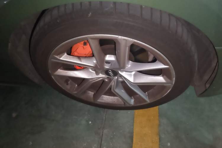 Used Audi A5 2021 Sportback 40 TFSI Fashionable and Dynamic Model Right Front Wheel Hub