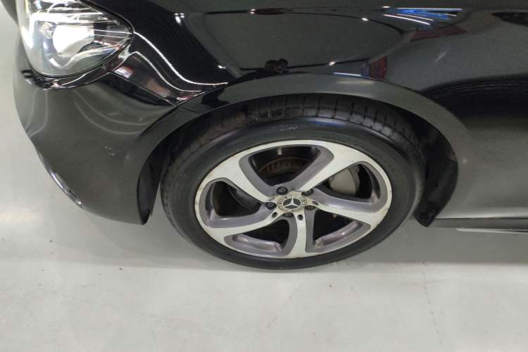 Used Mercedes-Benz E-Class 2019 Restyled E 300 L Sporty and Stylish Edition
