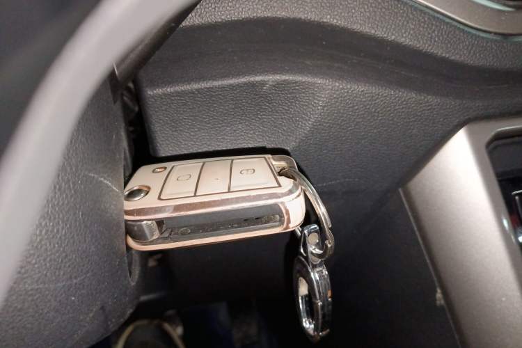 Used Volkswagen T-ROC 2018 280TSI DSG Two-Wheel-Drive Advanced Version China VI Standard
