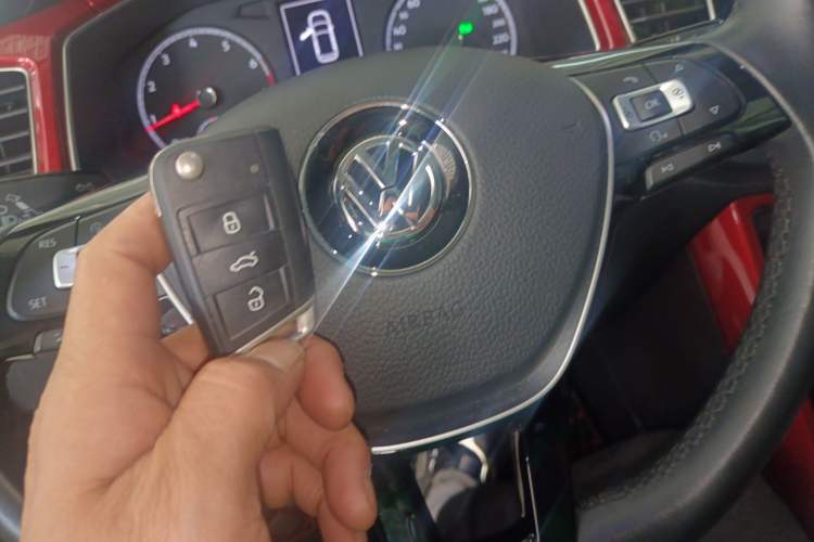 Used Volkswagen T-ROC 2018 280TSI DSG Two-Wheel-Drive Comfort Version China V Standard