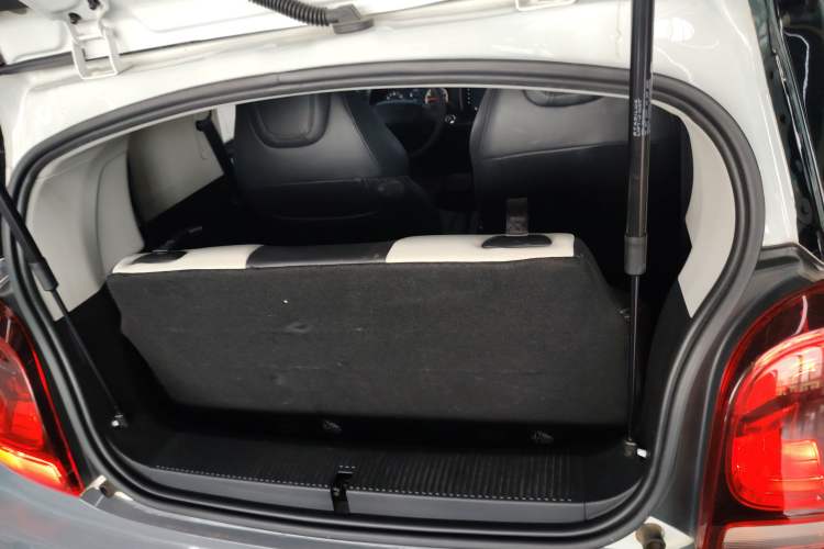 Used Roewe Clever 2021 302 km New Four-Seater Super-Efficient Version
