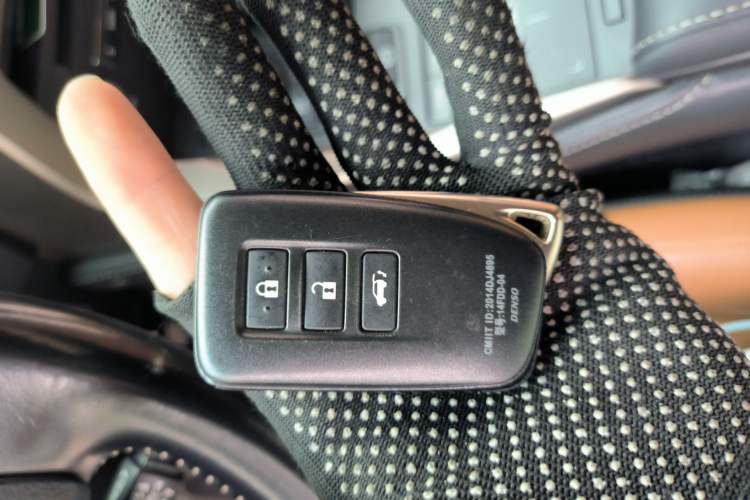 Used Lexus NX 2020 300h Front-Drive FENGSHANG Version China VI Standard Vehicle Key