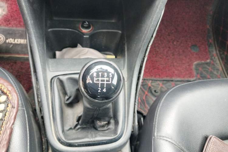 Used Volkswagen Santana 2015 1.6L Manual Comfort Edition