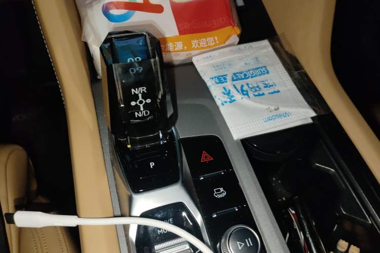 Used Lynk & Co 09 2024 2.0T Four-Wheel Drive Sport Edition Five Seats Gear Lever