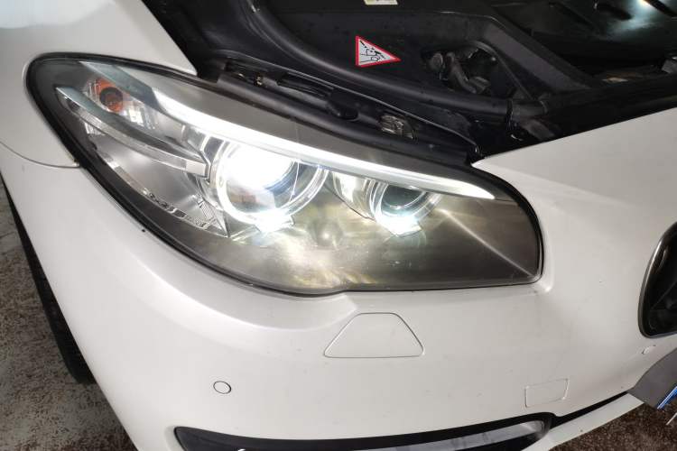 Used BMW 5 Series 2014 528Li Leading Model Right Front Headlight
