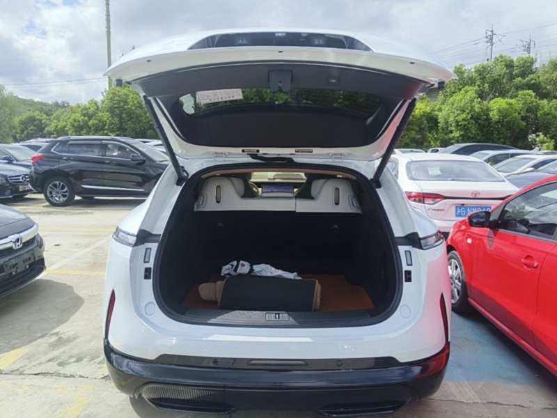 Used Avatr 07 2024 Ultra Range-Extended Four-Wheel Drive — 18