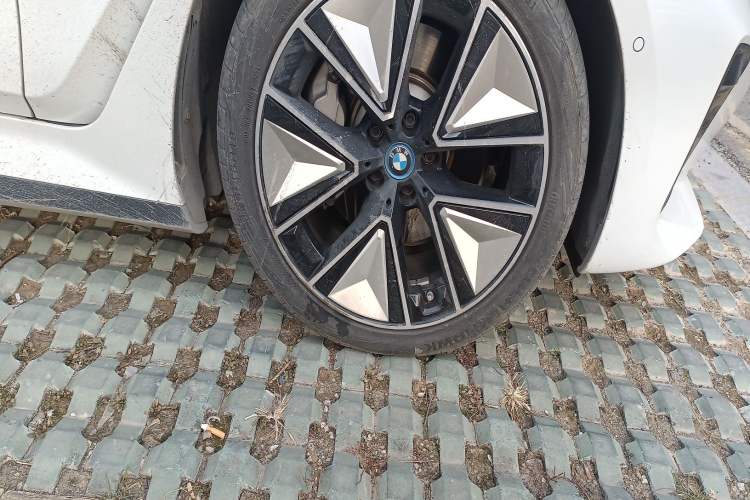Used BMW i3 2023 eDrive 40 L Midnight Sports Package
