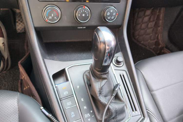 Used Volkswagen Lavida 2018 1.5L Automatic Comfort Edition China V Standard Gear Lever