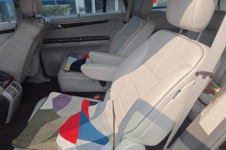 Used Mercedes-Benz R-Class 2010 R 350 L 4MATIC