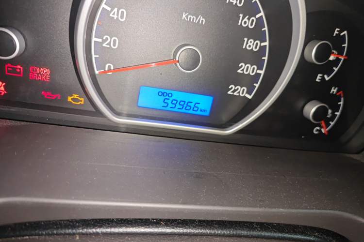 Used Hyundai Celesta 2011 1.6L Manual Comfort Edition
