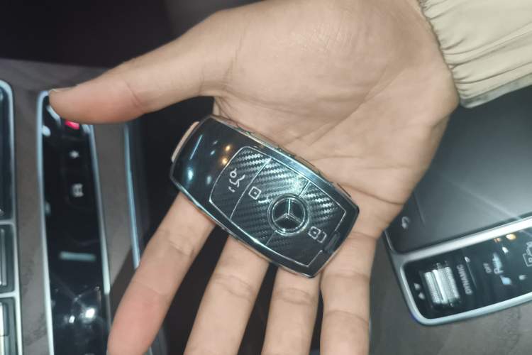 Used Mercedes-Benz E-Class New Energy 2022 Restyled E 350 e L Plug-in Hybrid Sedan Vehicle Key