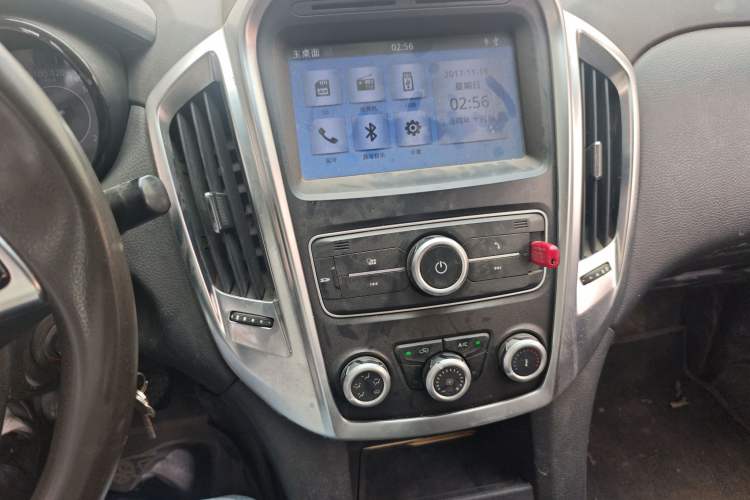 Used JMC Yuhu 3 2018 2.5T Diesel Two-Wheel Drive Advanced Version with Long Wheelbase