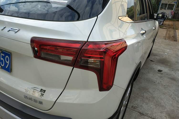 Used Venucia T60 2020 1.6L Manual Smart Vision Version China VI Standard
