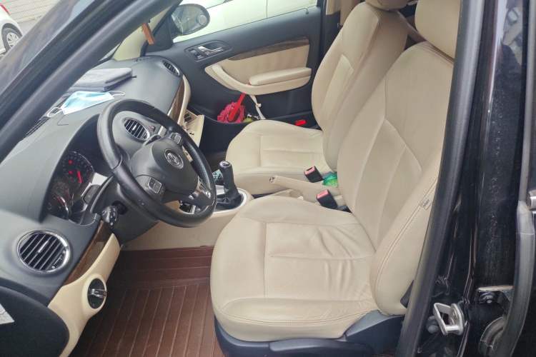 Used Volkswagen Lavida 2011 1.4 TSI Manual Prestige Edition Left Front Seat