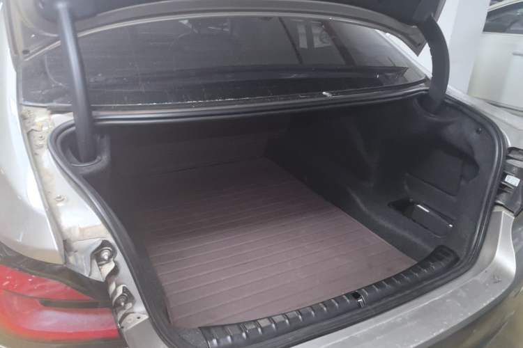 Used BMW 5 Series 2021 530Li Leading Luxury Package Trunk