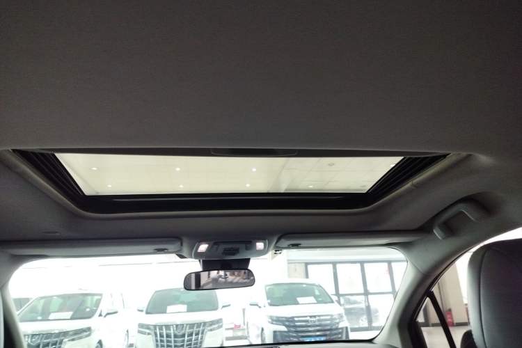 Used Toyota SIENNA 2023 2.5L Hybrid Comfort Edition Headliner