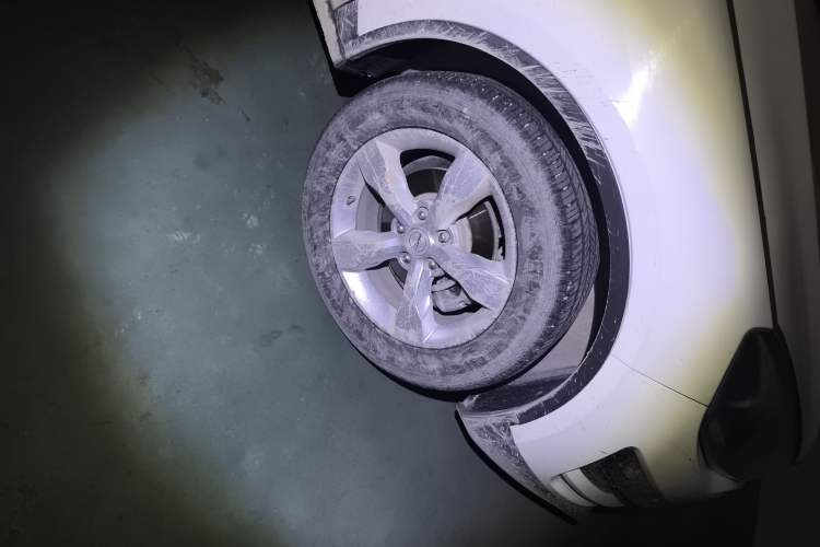 Used Zotye Domy X5 2015 1.5T Manual Luxury Version China IV Standard