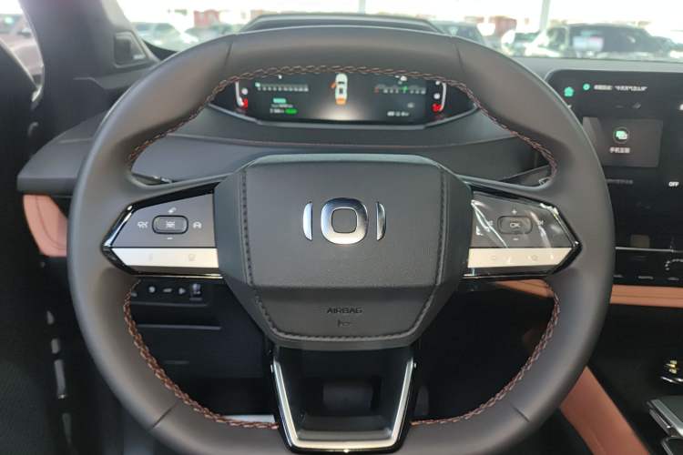 Used CHANGAN NEVO Q05 2024 Truly Delicious Version 125cc Superior Design CATL Steering Wheel