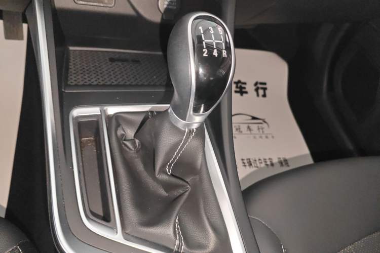 Used Geely Auto Vision X3 2020 1.5L Manual Elite Edition Gear Lever