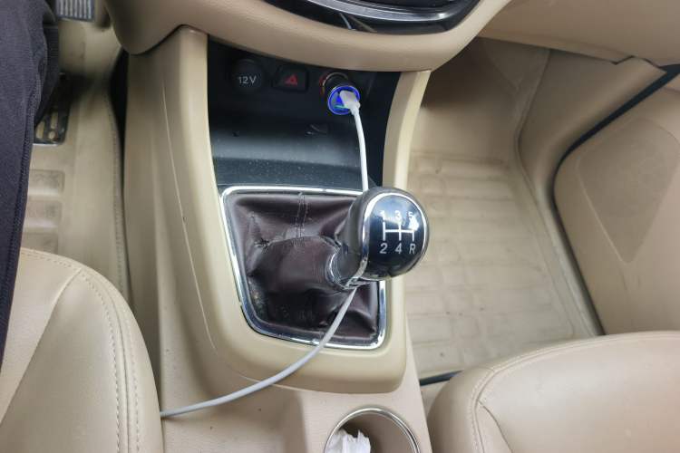 Used Baojun 730 2014 1.5L manual luxury trim 7 seats