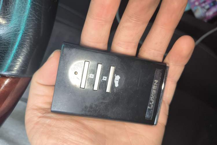 Used Luxgen Great 7 SUV 2013 Limited-Edition Sharp Model 2.2T Two-Wheel-Drive Smart Version