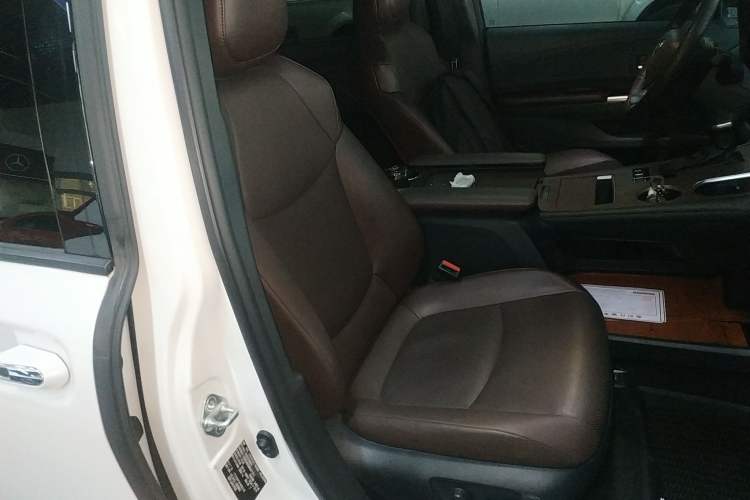 Used Toyota Granvia 2024 2.5L Hybrid Prestige PLUS Four-Wheel Drive Version
