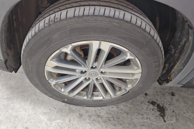 Used CHANGAN CS75 PLUS 2021 1.5T Automatic Luxury Version Left Front Wheel Hub