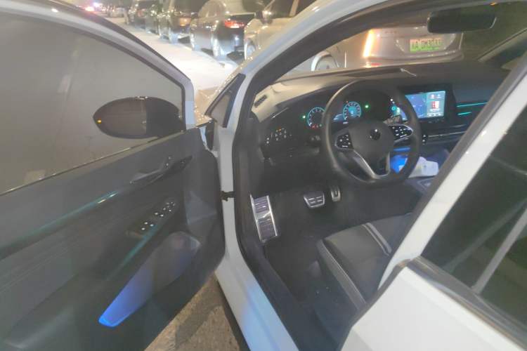 Used Volkswagen Golf 2023 Facelift 280TSI DSG R-Line Lite Driver Seat