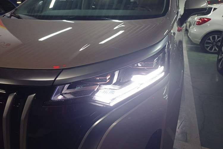 Used Denza D9 2022 EV 620 Prestige Model

