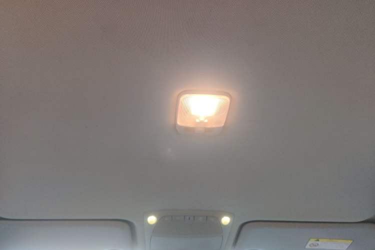 Used Dongfeng Ruichi 6 2021 2.3T Automatic All-Wheel Drive Diesel Luxury Flat-Base Long Cargo Bed M9T Headliner