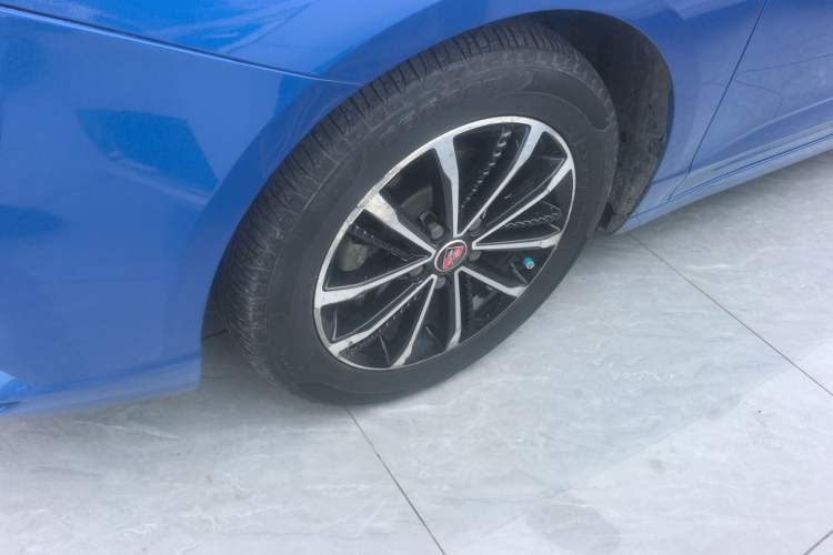 Used Roewe i5 2020 1.5L Automatic 4G Connect Luxury Flagship Edition