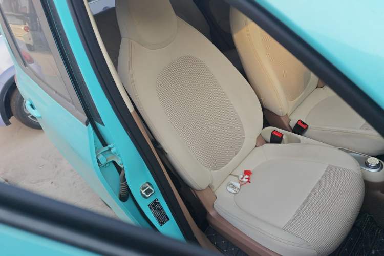 Used Wuling Hongguang MINIEV 2025 Four-Door Version Premium Edition Right Front Seat