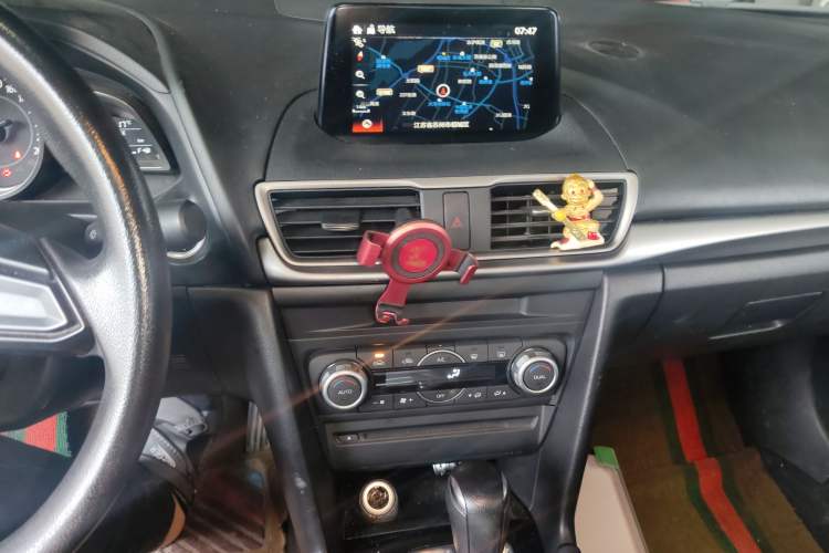 Used Mazda 3 Axela 2017 Sedan 1.5L Automatic Luxury Model Emission Standard China V Audio And AC Panel