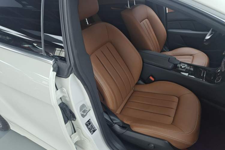 Used Mercedes-Benz CLS 2016 CLS 320 Elegant Edition Right Front Seat