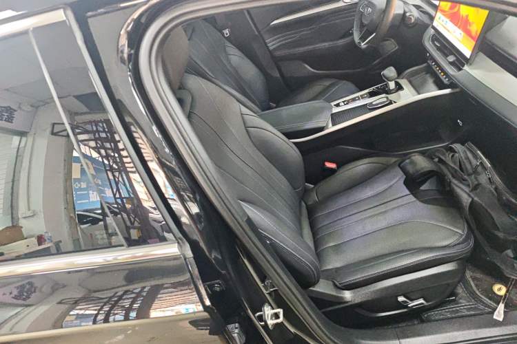 Used Geely Auto Preface 2025 Dongfang Yao 1.5TD Kunlun Edition Right Front Seat