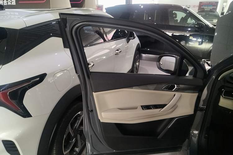 Used Lynk & Co 06 EM-P 2020 PHEV Plus
