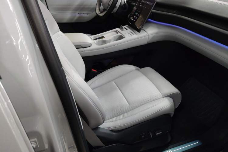 Used Nio ES6 2024 75 kWh
