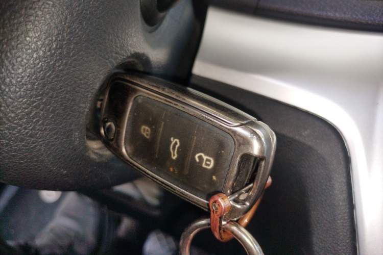 Used Volkswagen Lavida 2015 1.6L Manual Fashion Edition