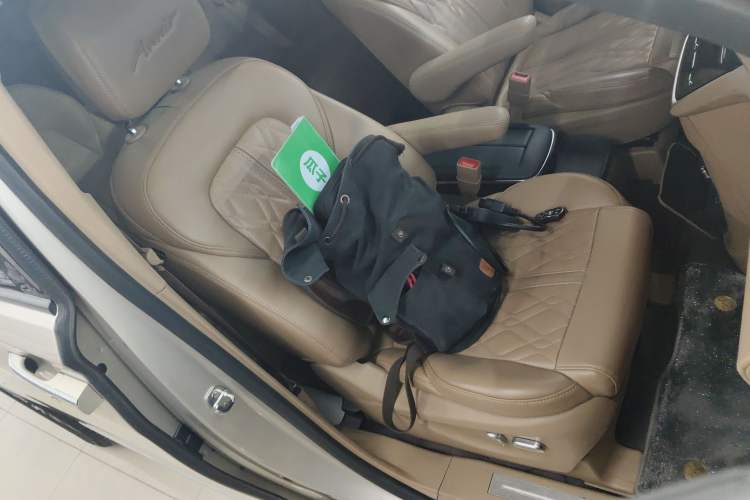 Used Buick GL8 2020 ES Land Cruiser 653T Flagship Model
