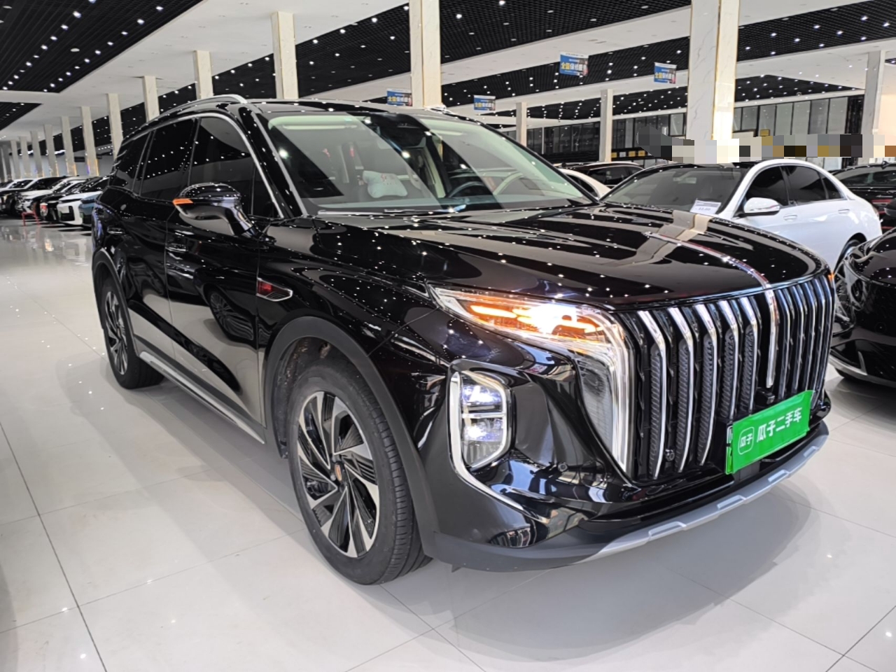 Hongqi HS7 PHEV 2024 2.0T PHEV Two-Wheel Drive Flagship Edition 6 Seats — снимка 3