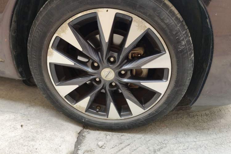 Used Nissan Tiida 2016 1.6L CVT ZhiZun Edition Right Front Wheel Hub