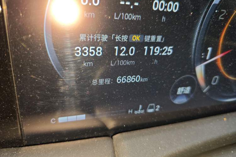 Used GAC Trumpchi M8 2024 Master Series 400T Prestige Edition Odometer Close Up