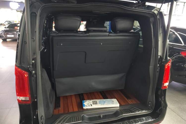 Used Mercedes-Benz V-Class 2020 V 260 L Long-wheelbase Luxury Edition Trunk